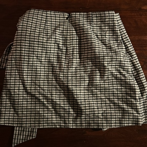 Aritzia Wilfred Wool Cashmere Plaid Tie Front Mini Skirt Holiday Academia - Picture 3 of 5